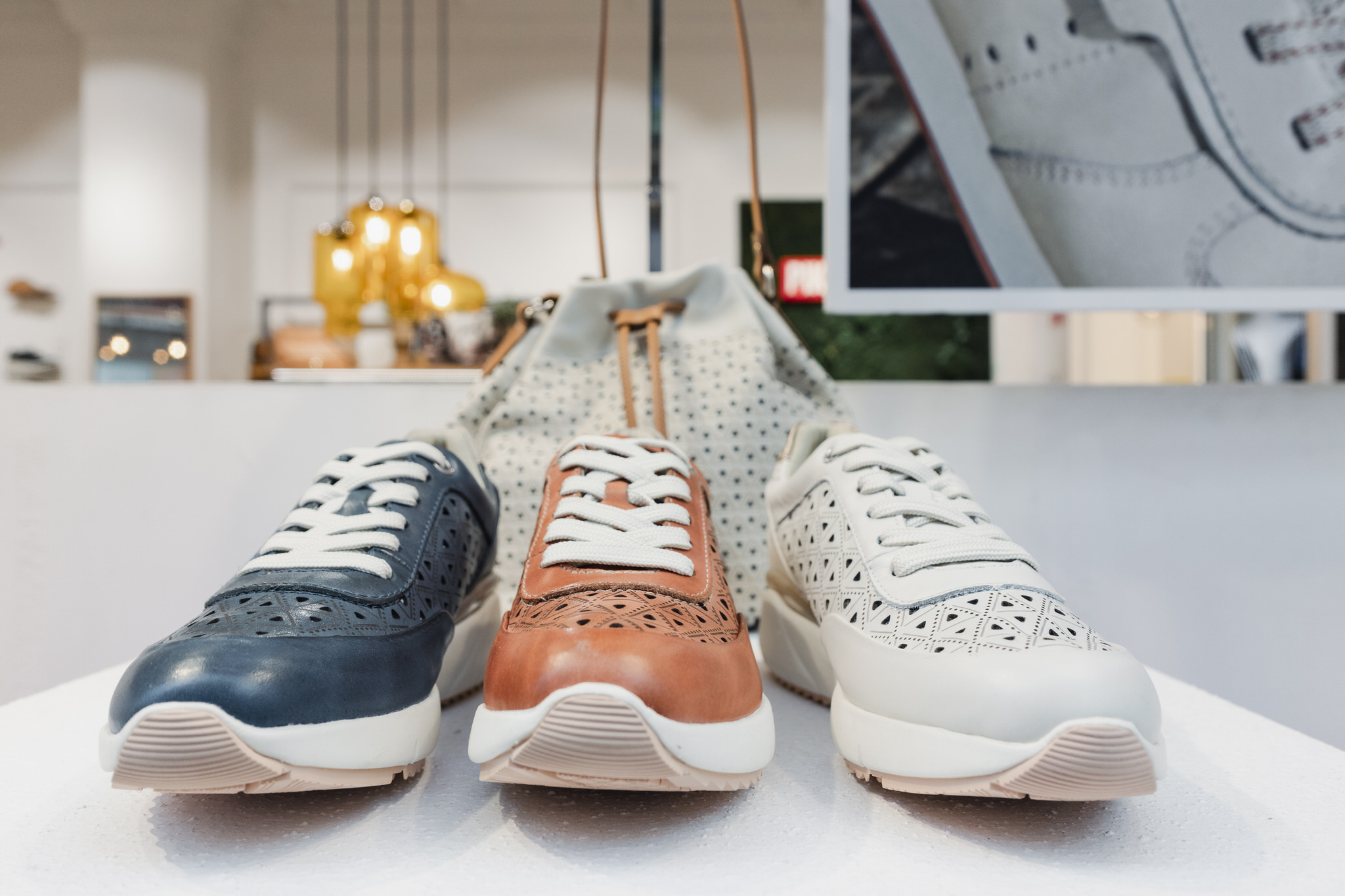 Photograph of several Pikolinos women's sneakers from the Pikolinos Mallorca store